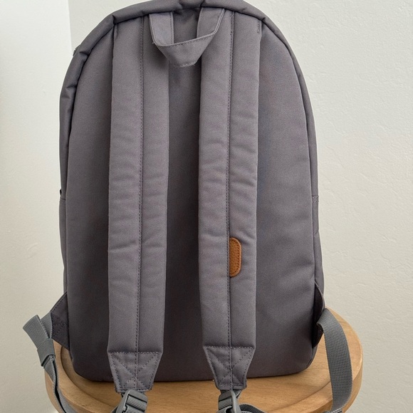 Herschel Backpack - Picture 3 of 6